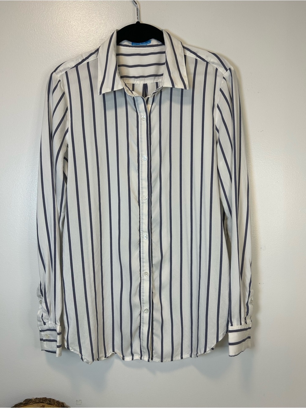 J. McLaughlin White Button Down Navy Vertical Stripes Silk Blend Women’s Medium